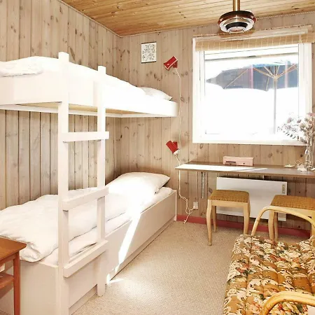 펜션 Three-bedroom Holiday In 3 *
