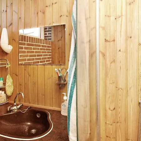Three-bedroom Holiday In 3