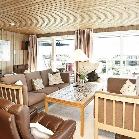 펜션 Three-bedroom Holiday In 3 *